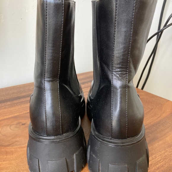 Chunky Lug Boots - Picture 3 of 6